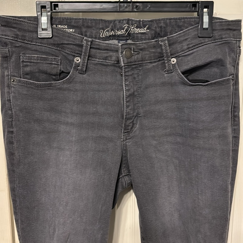 Universal Thread Distressed Mid-Rise Skinny Jeans - Picture 2 of 11